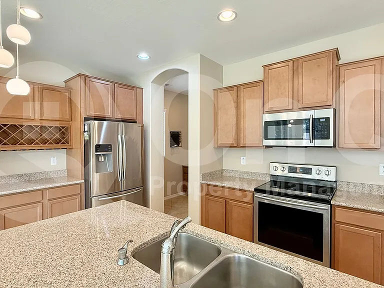 894 S Agnes Ln — Photo 6