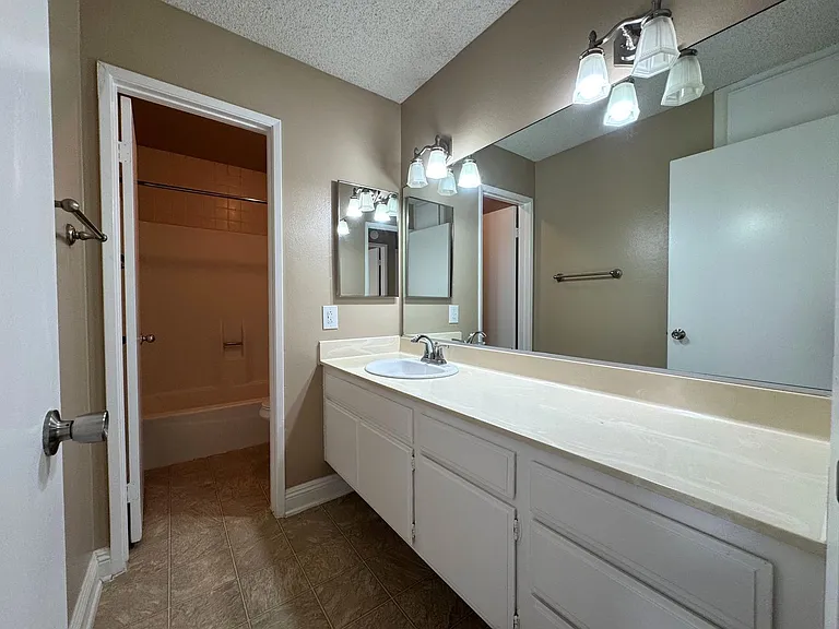 7313 Unicorn Cir — Photo 13