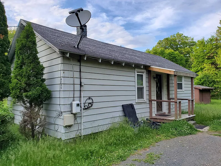 4205 Albany St — Photo 1