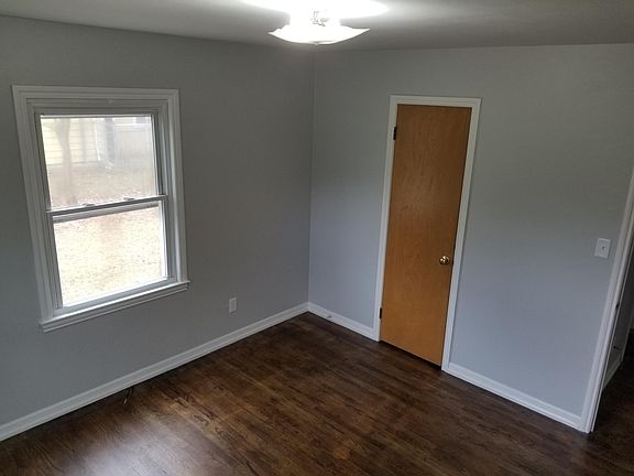 5th image of 3730 Knollcrest Rd