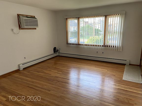 3rd image of 39 Milano Ct