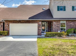 817 E Pointe Dr, Port Huron, MI 48060