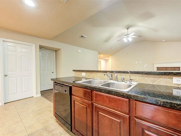 16702 Grovetrail Ln — Photo 36