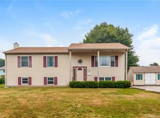 76 Olive St, Waterford, CT 06385