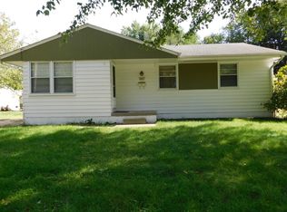 2621 E 38th Ct, Des Moines, IA 50317