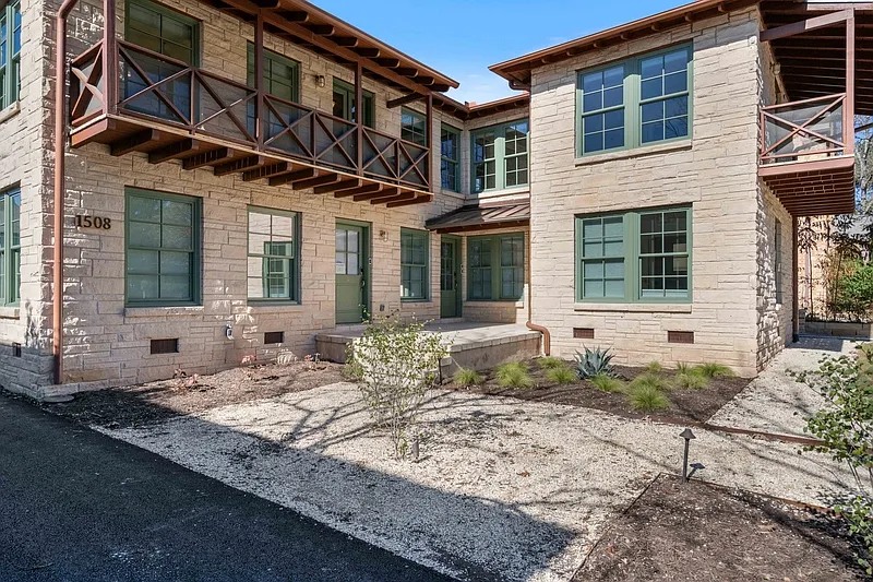 2 bed, 1.0 bath, 766 sqft, $2,690 — Photo 4