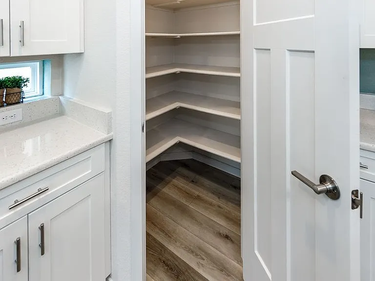 5722 Villa Lorenzo Dr — Photo 13