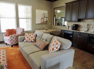 5125 Overland Dr #J8, Lawrence, KS 66049
