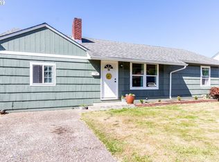 2521 Gardens Ave, Reedsport, OR 97467