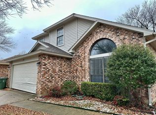 2306 Clareton Dr, Arlington, TX 76018