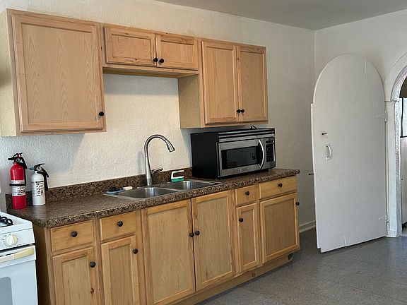 4th image of 33141 Case St #C