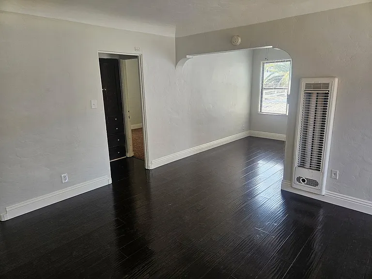 836 Linden Ave #836 — Photo 3