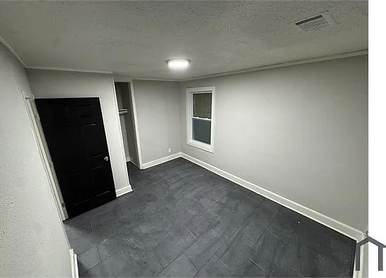 2379 Saratoga Ave — Photo 11
