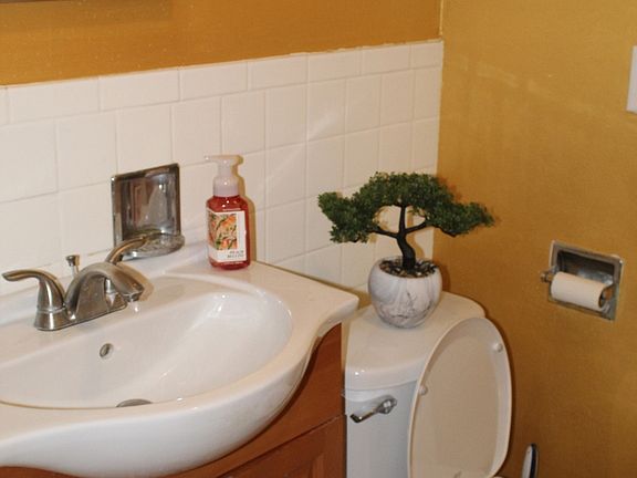 4th image of 36 S 19th Ave APT 2E