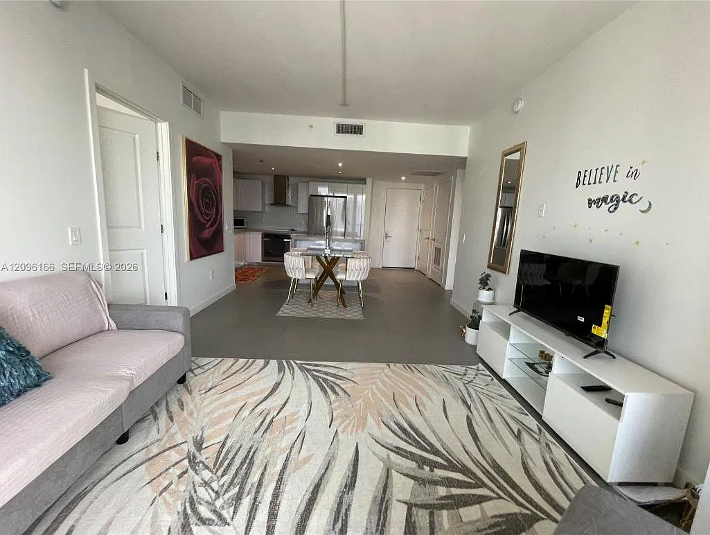 2 bed, 2.0 bath, 878 sqft, $4,200 — Photo 3