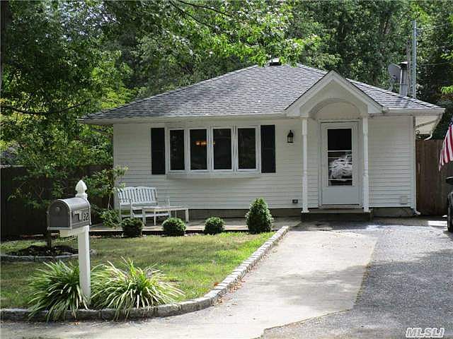 1st image of 32 Beatrice Dr