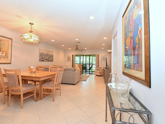 2nd image of 17 E Stratford Dr Drive E #F