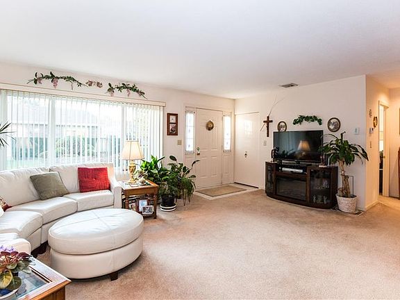 3rd image of 431 Bryantville Ct