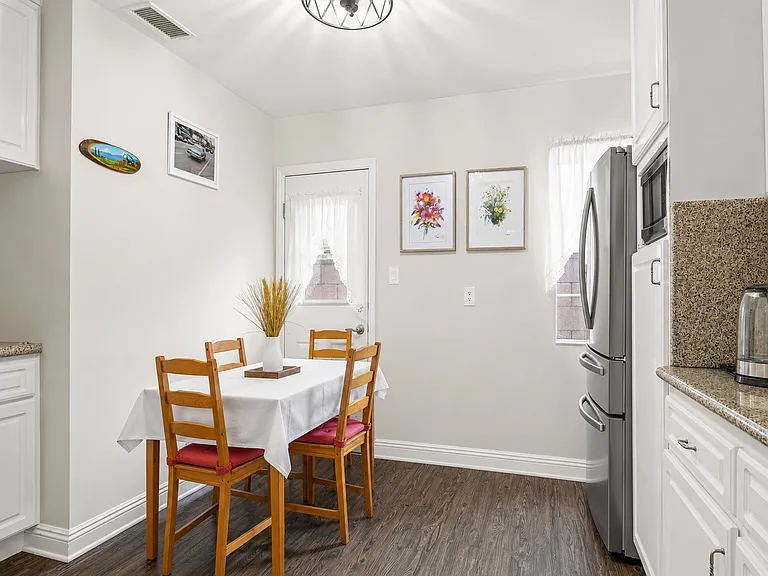 10605 Tinker Ave — Photo 7