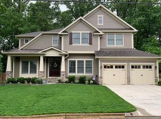 912 Timber Ln SW, Vienna, VA 22180