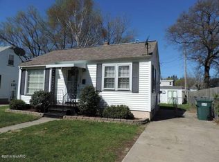 2635 Bellevue Rd, Norton Shores, MI 49441