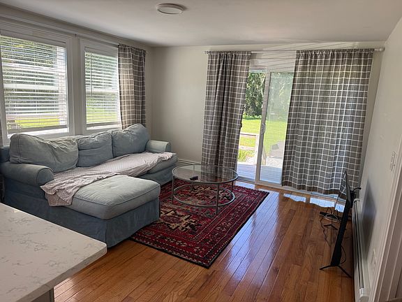 2nd image of 343 Horseneck Rd #1