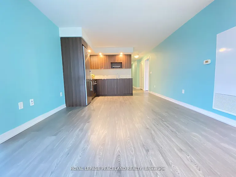 225 Village Green Sq #410 — Photo 28