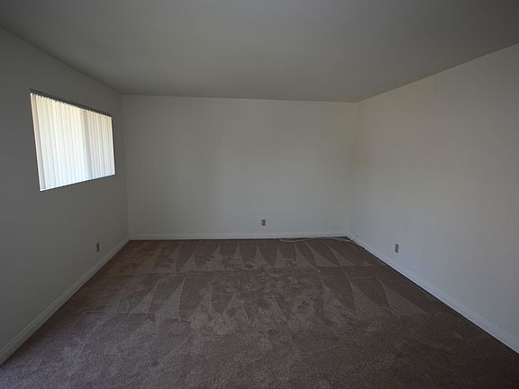 3rd image of 812 S Marengo Ave APT 1