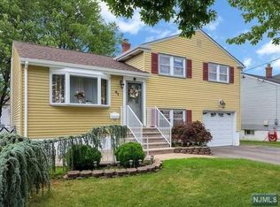 41 Cedar Dr, Rochelle Park, NJ 07662