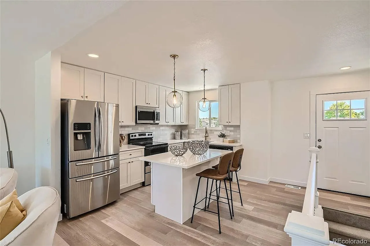 4 bed, 2042 sqft, $3,289 — Photo 1