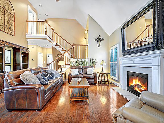2nd image of 2417 Amber Dawn Ln