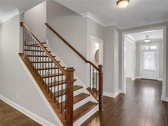 5th image of 4204 Hardy Ave
