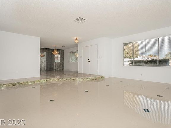 5th image of 4665 Balfour Dr