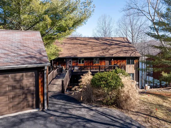 1877 E Eagle Bay Dr #A-12, Bloomington, IN 47401