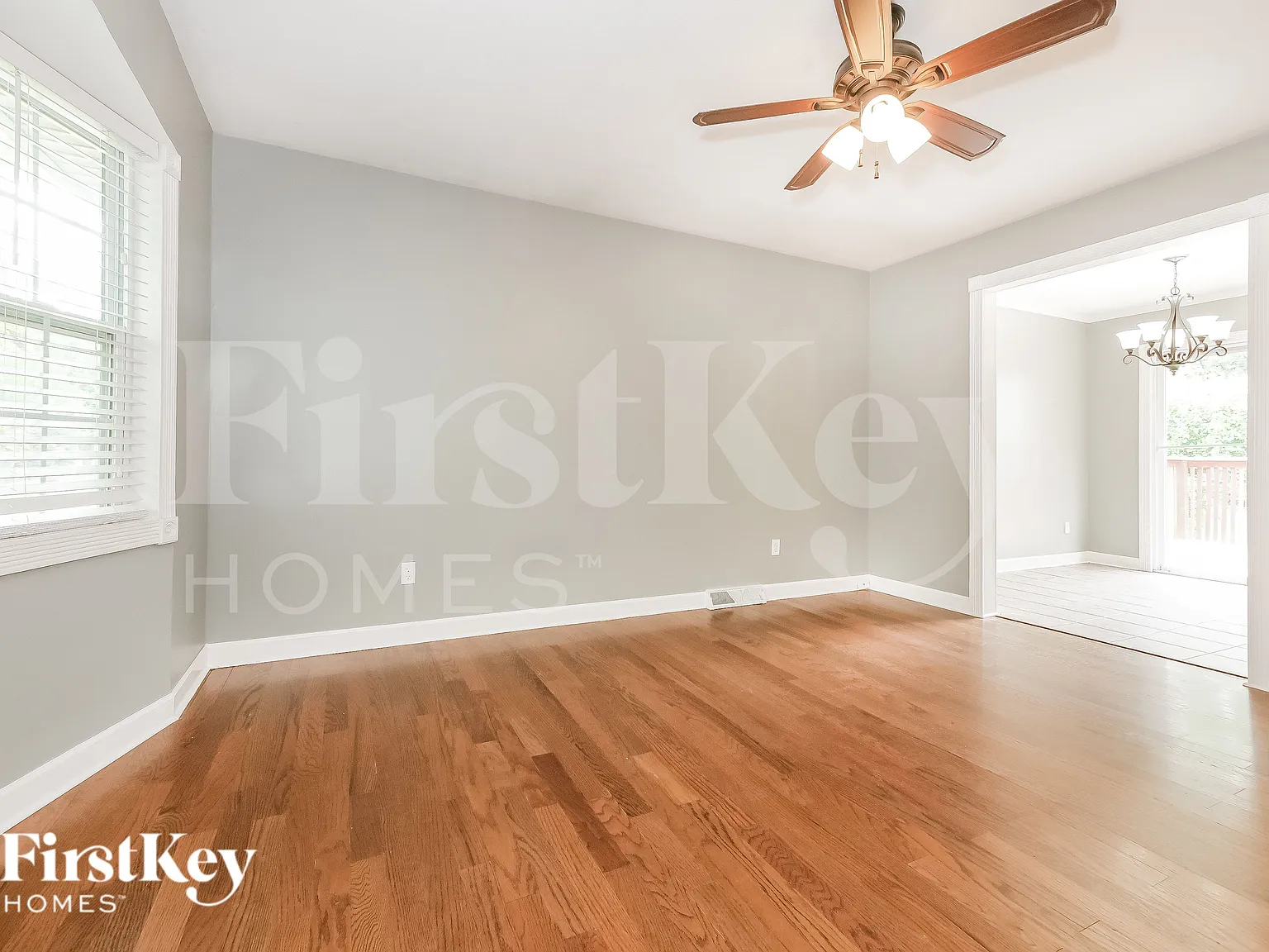 3 bed, 2.0 bath, 1552 sqft, $2,090 — Photo 2