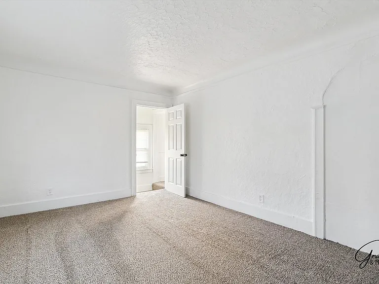 16211 Kentucky St — Photo 25