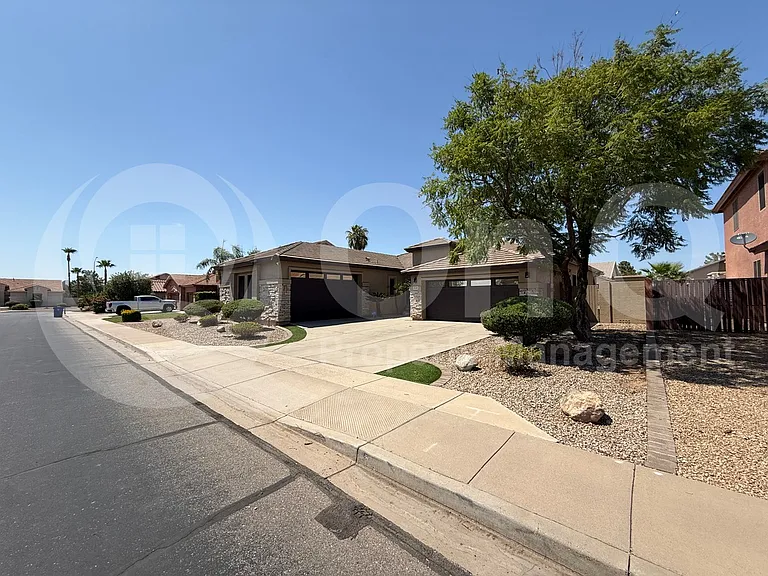 9648 E Lobo Ave — Photo 2