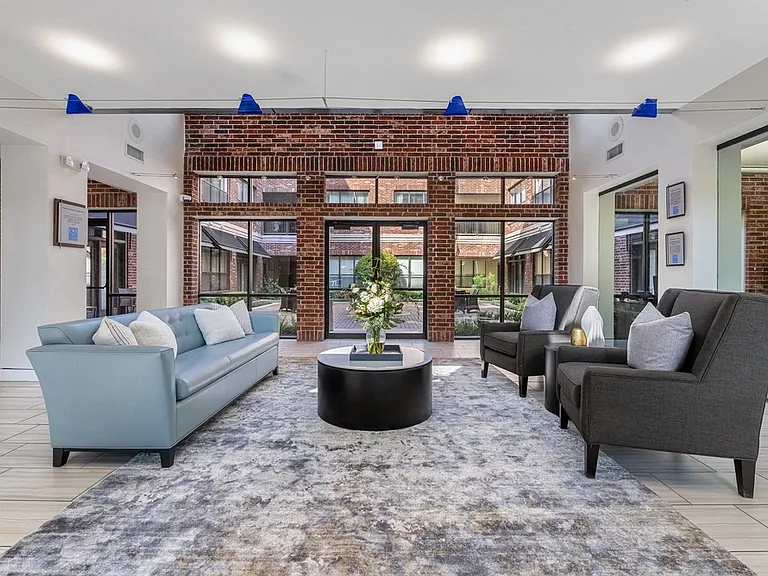 Sabine Street Lofts — Photo 3