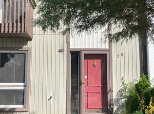 26 Carolina Ct, Sterling, VA 20164