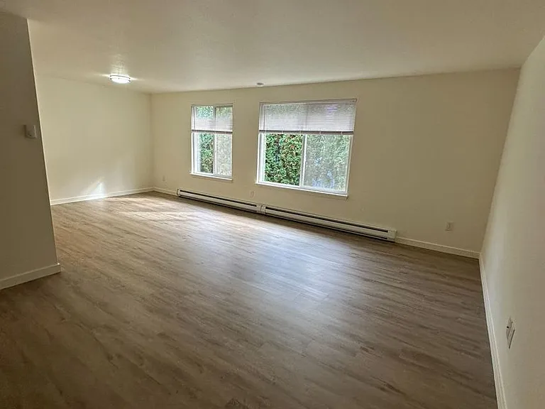 Glacier Park Apartments — Photo 27