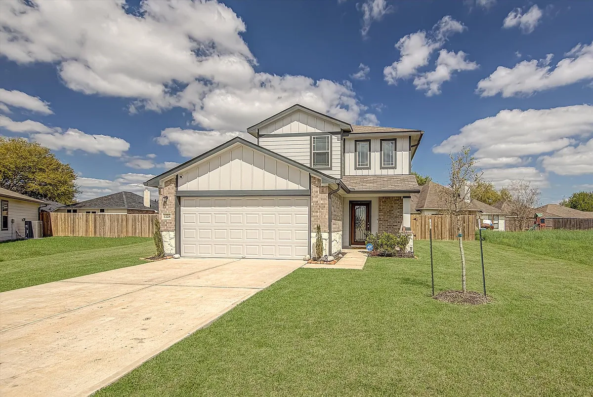 Building Photo - 1228 Haverford Ln