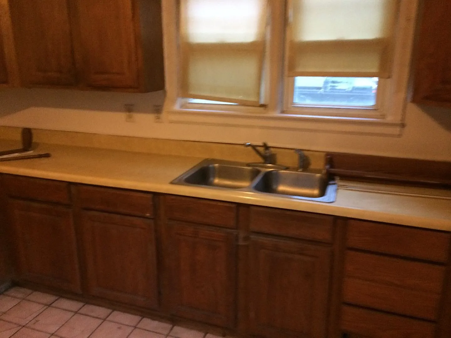 3 Bedroom, 1 Bath Single Family Home located at 917 Kern St Waterloo, IA — Photo 3