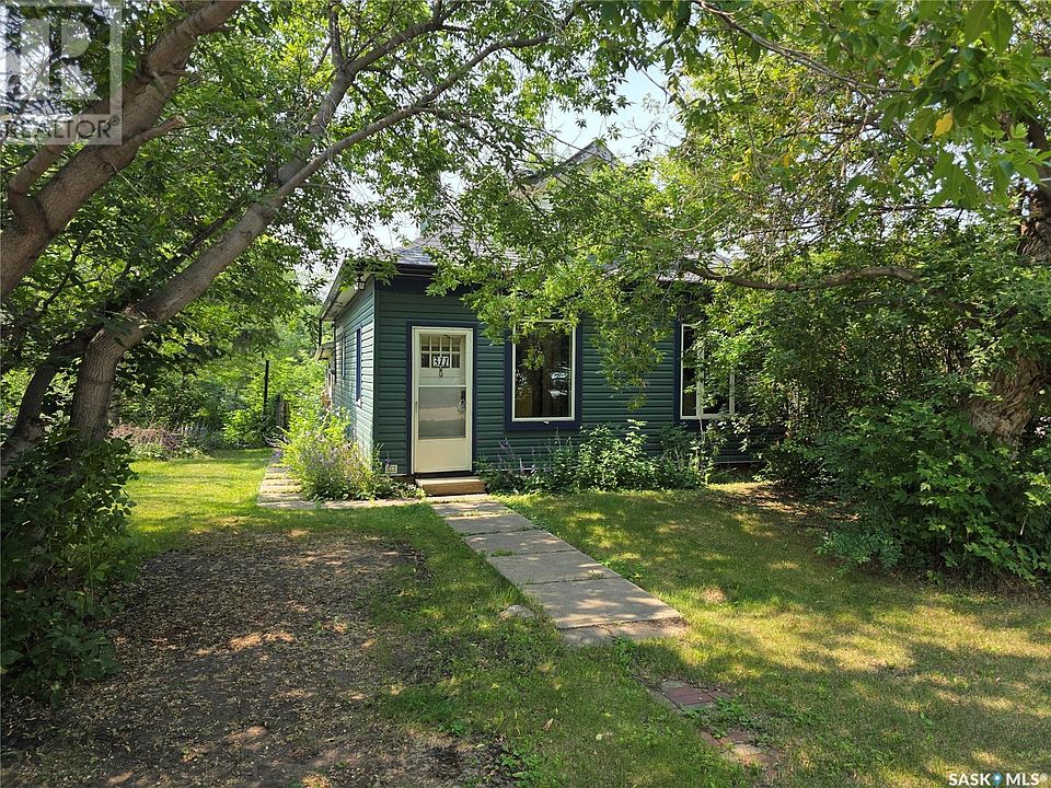 1st image of 311 5th St E