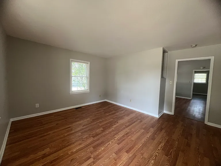 918 Durham St — Photo 12