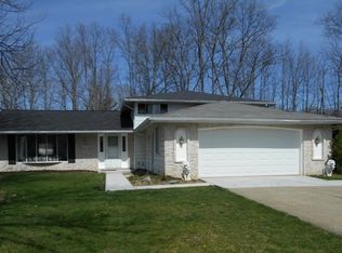 20790 Burgandy Dr, Strongsville, OH