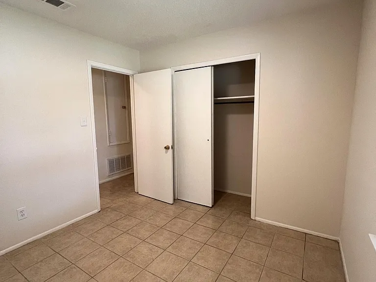 10 Pembrook Cir — Photo 9