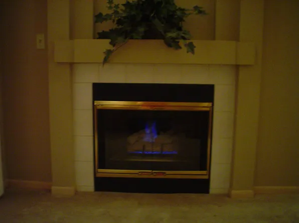 1905 Shenandoah Ct N #B, Plymouth, MN 55447