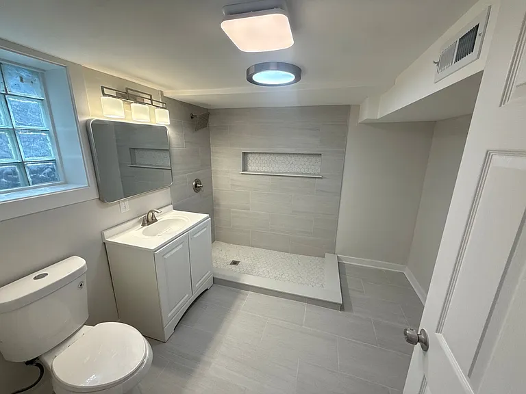 11004 S Normal Ave — Photo 19