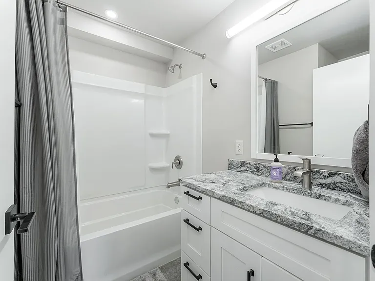 1205 S 7th Ave — Photo 11