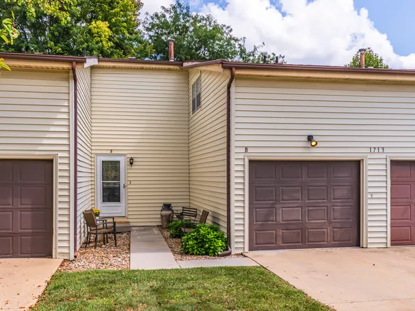 1713 King Dr APT B, Normal, IL 61761